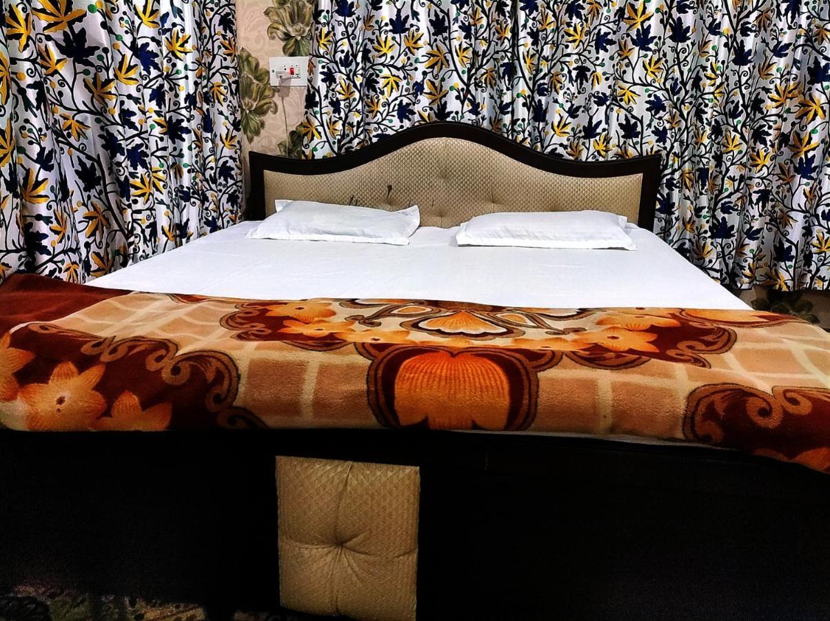 Hotel Fabulous Kashmir Srinagar Exterior foto