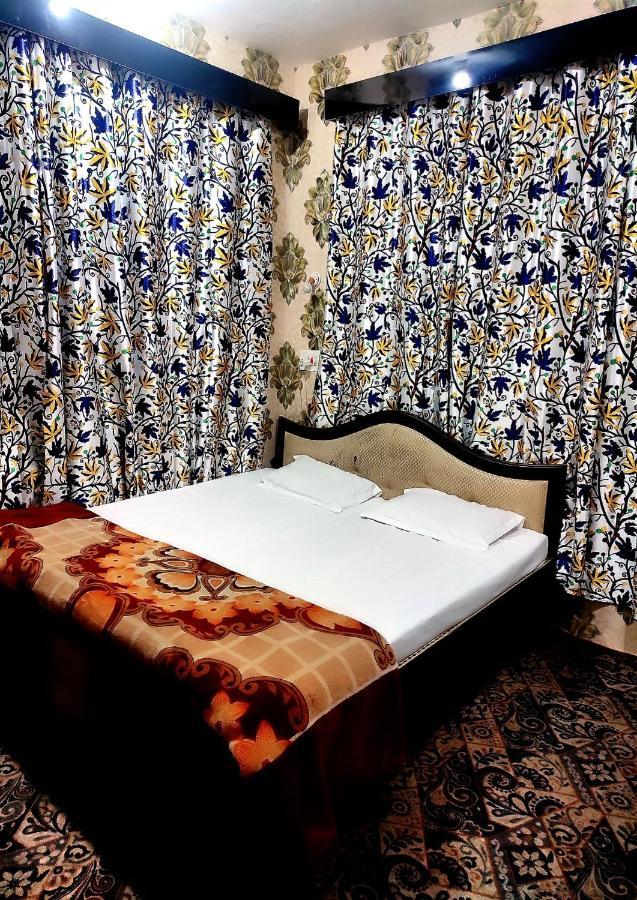 Hotel Fabulous Kashmir Srinagar Exterior foto