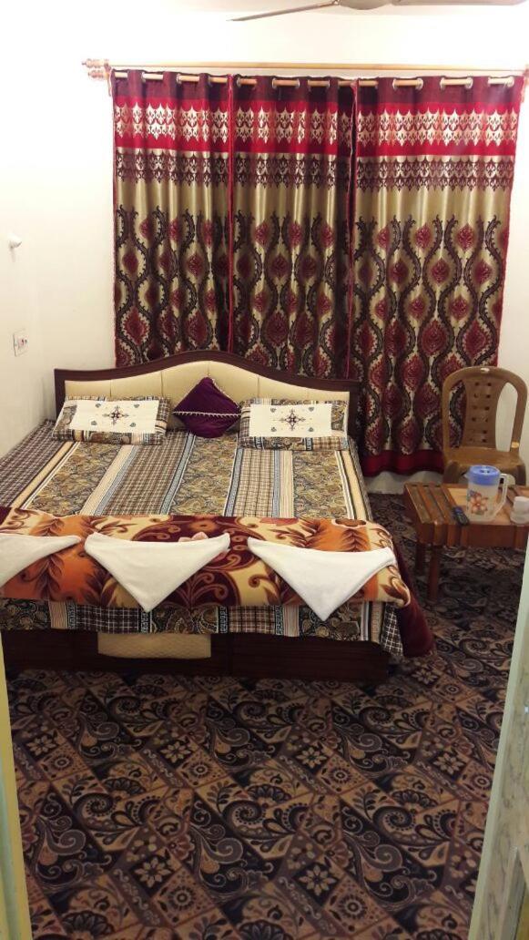 Hotel Fabulous Kashmir Srinagar Exterior foto
