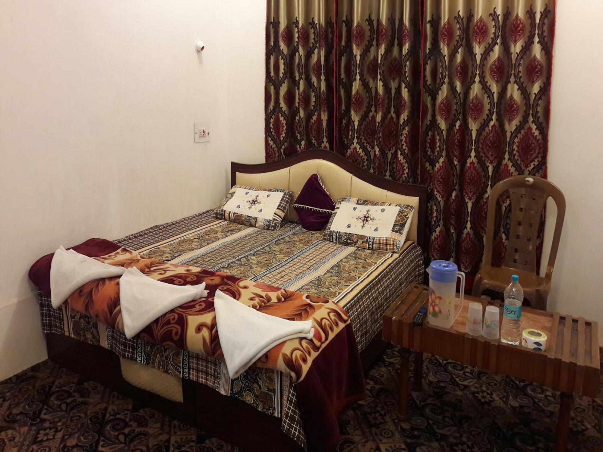 Hotel Fabulous Kashmir Srinagar Exterior foto