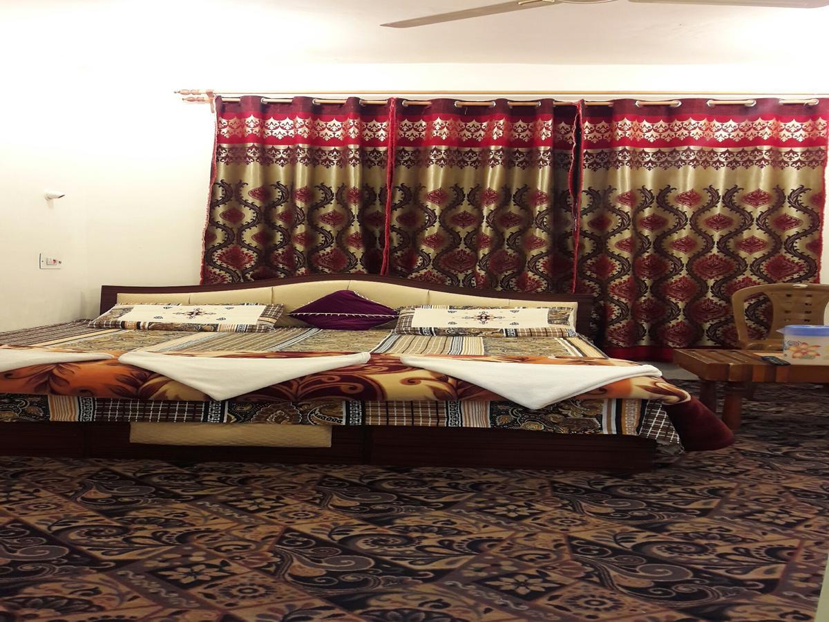 Hotel Fabulous Kashmir Srinagar Exterior foto