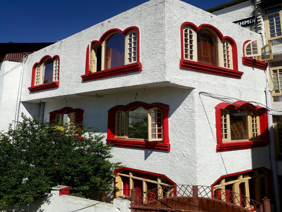 Hotel Fabulous Kashmir Srinagar Exterior foto